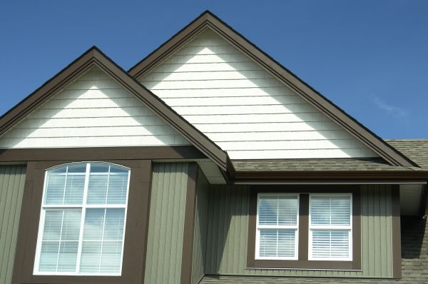 Cost of Vertical Vinyl Siding Repair in Powell